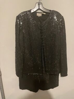 Stinay size small 100% silk black sequin two piece skort set